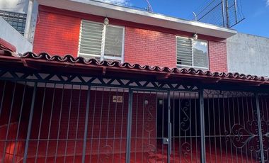 Casa para uso habitacional o comercial López Mateos y Manuel Acuña (Lomas de Guevara)