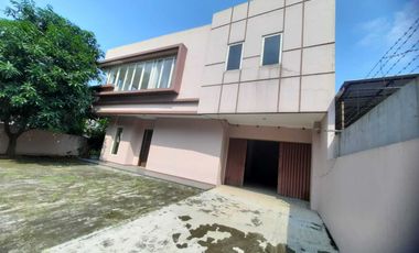 Rumah Hook Luas & Terawat Dekat ke 3 Mall Galuhmas Karawang