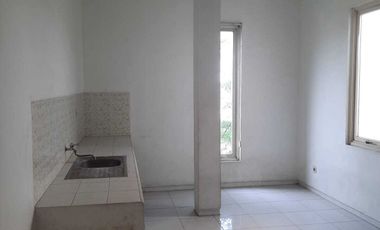 Rumah Hook Luas & Terawat Dekat ke 3 Mall Galuhmas Karawang