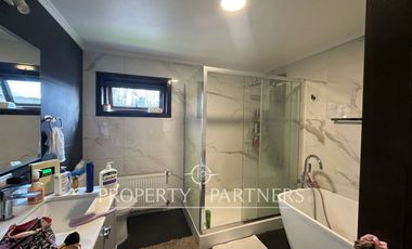 AMPLIA CASA EN CONDOMINIO EXCLUSIVO - VALDIVIA