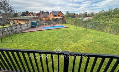 AMPLIA CASA EN CONDOMINIO EXCLUSIVO - VALDIVIA