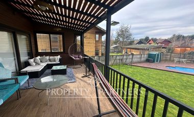 AMPLIA CASA EN CONDOMINIO EXCLUSIVO - VALDIVIA