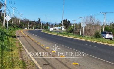 Gran terreno comercial a orilla de carretera