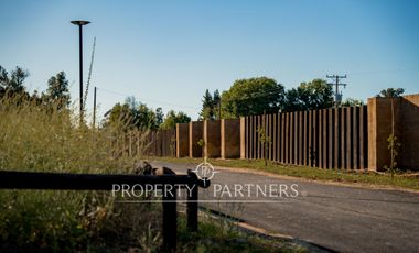 Exclusivas parcelas en prestigioso condominio