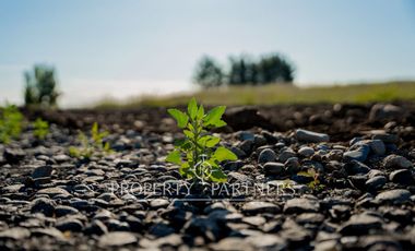 Exclusivas parcelas en prestigioso condominio