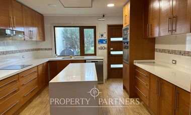 Arriendo Espectacular propiedad frente al Rio