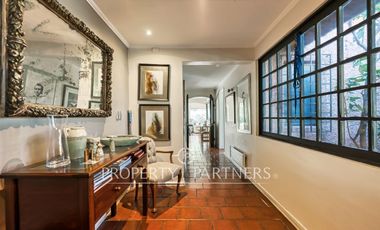 Luminosa casa en condominio