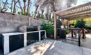 Luminosa casa en condominio