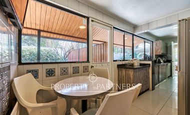 Luminosa casa en condominio