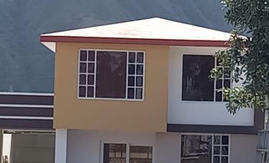 Casa en venta e Ibarra Santa Rosa del Tejar