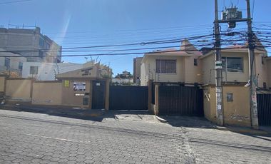 VENTA DE CASA 135 M2 SECTOR SECTOR SAN ISIDRO DEL INCA
