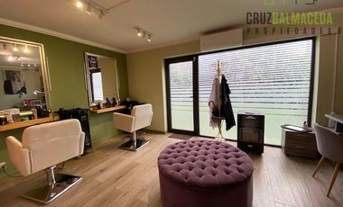 Oficina en Venta en Oportunidad !! Amplia casa en plena Avenida Austral