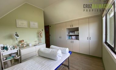 Oficina en Venta en Oportunidad !! Amplia casa en plena Avenida Austral