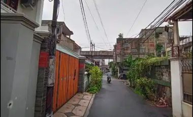RUMAH SEWA FATMAWATI KEBAYORAN BARU JAKARTA SELATAN