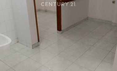 Rumah Unfurnished 3+1KT Terawat Strategis Di Kelapa Gading Jakut