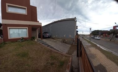 Casa en venta - 5 dormitorios 4 baños - cochera y depto - 400 mts2 - San Clemente Del Tuyú