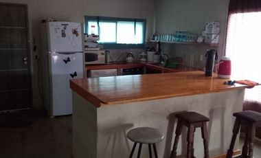 Casa en venta - 5 dormitorios 4 baños - cochera y depto - 400 mts2 - San Clemente Del Tuyú