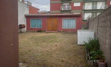 Casa en venta - 5 dormitorios 4 baños - cochera y depto - 400 mts2 - San Clemente Del Tuyú