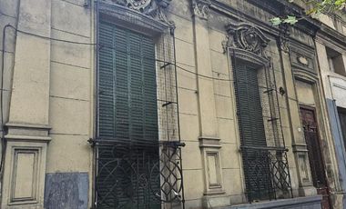 Casa a reciclar en  Almagro lote propio