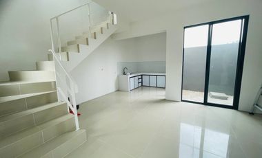 SEWA Rumah 2 Lantai, Baru Gress, Amesta Living-Gunung Anyar, Surabaya