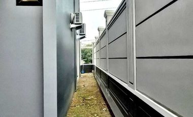 Rumah 3 lantai siap huni di mampang jakarta selatan