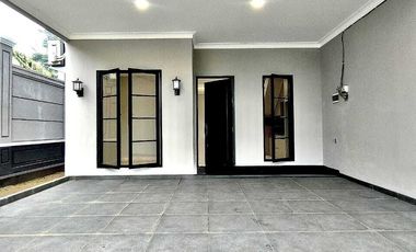 Rumah 3 lantai siap huni di mampang jakarta selatan