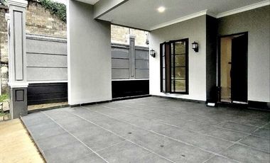 Rumah 3 lantai siap huni di mampang jakarta selatan