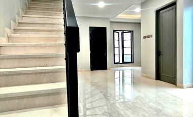 Rumah 3 lantai siap huni di mampang jakarta selatan