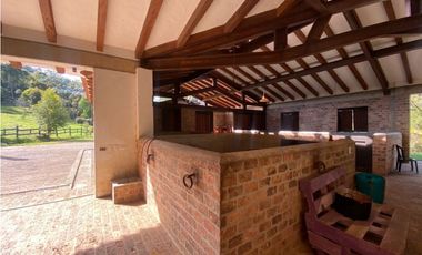 Lote con Pesebreras perfecto para Restaurante