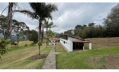 Alquiler Casa Finca de lujo con pesebreras a 15min del Aeropuerto  JMC