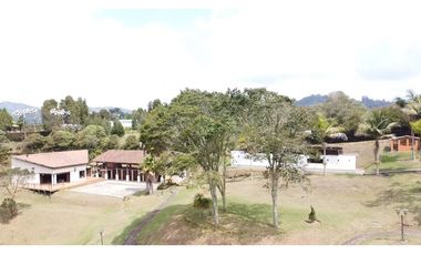 Alquiler Casa Finca de lujo con pesebreras a 15min del Aeropuerto  JMC