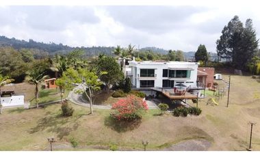 Alquiler Casa Finca de lujo con pesebreras a 15min del Aeropuerto  JMC