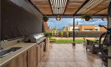SE VENDE CASA EN CAJICA