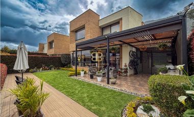 SE VENDE CASA EN CAJICA