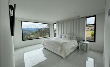 Casa en venta y Arriendo en El Retiro, un nivel más sótano, vista 360°