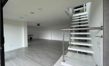 Casa en venta y Arriendo en El Retiro, un nivel más sótano, vista 360°