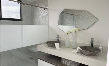 Casa en venta y Arriendo en El Retiro, un nivel más sótano, vista 360°