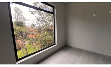 Rento apartamento para estrenar con zona verde 3 garajes