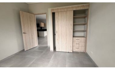 Rento apartamento para estrenar con zona verde 3 garajes