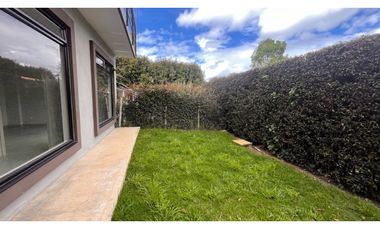 Rento apartamento para estrenar con zona verde 3 garajes