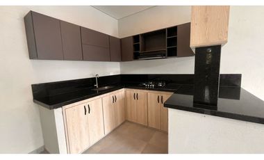 Rento apartamento para estrenar con zona verde 3 garajes