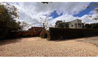 Rento apartamento para estrenar con zona verde 3 garajes