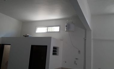 Local en venta - espacio principal y dos baños - 50 mts2 - Wilde