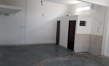 Local en venta - espacio principal y dos baños - 50 mts2 - Wilde