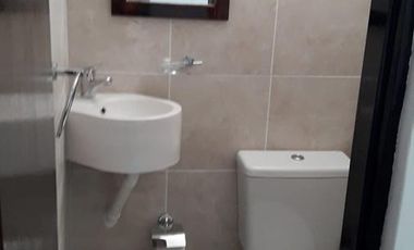 Local en venta - espacio principal y dos baños - 50 mts2 - Wilde