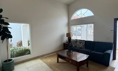 Hermosa casa de un piso en RENTA