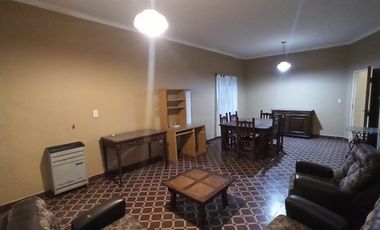 Casa en venta - 3 dormitorios 2 baños - 400 mts2 - Comandante Nicanor Otamendi