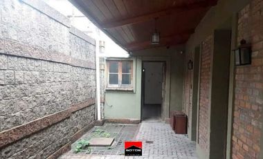 VENTA DE CASA + LOCAL MICRO CENTRO DE LA CIUDAD