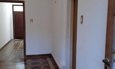 VENTA DE CASA + LOCAL MICRO CENTRO DE LA CIUDAD