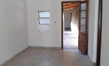 VENTA DE CASA + LOCAL MICRO CENTRO DE LA CIUDAD